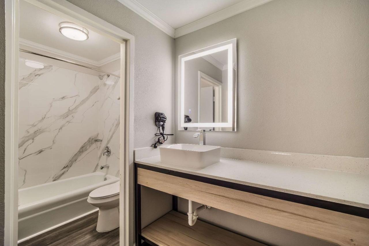 Mainstay Suites Florence Eksteriør bilde